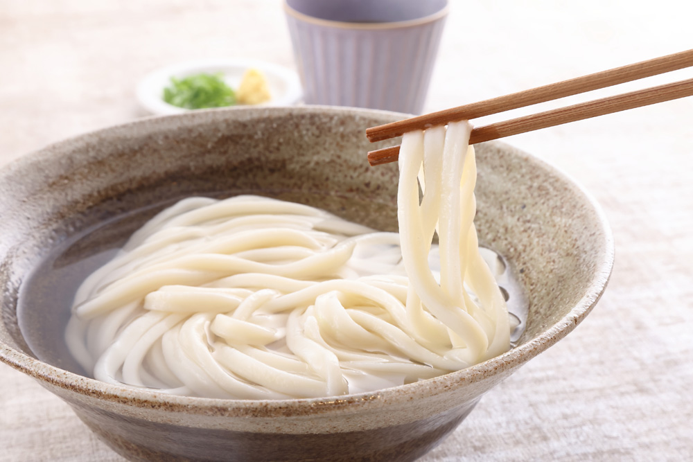 出汁との絡みを考えた、大阪さぬきうどん。